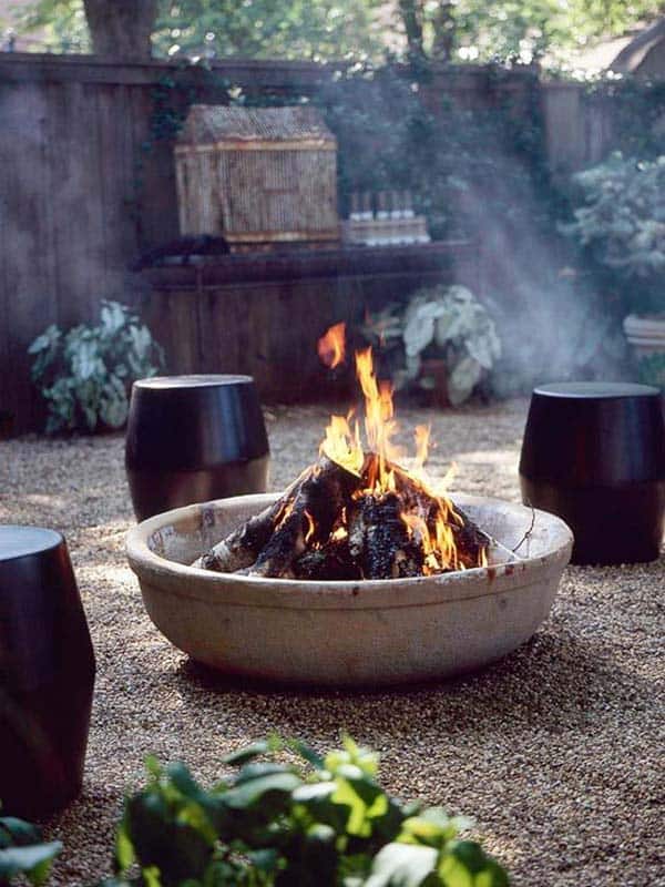 40 Super cool backyards with cozy fire pits