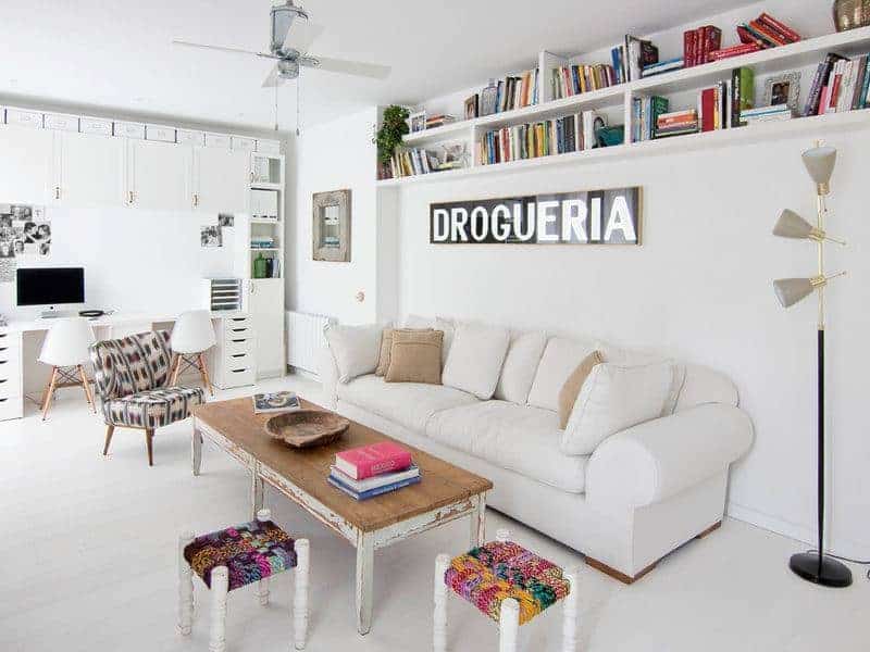 Bright, white and newly renovated apartment in Barcelona