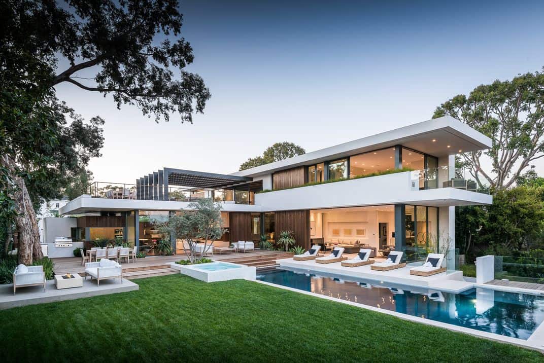 Sumptuous contemporary living in the Pacific Palisades