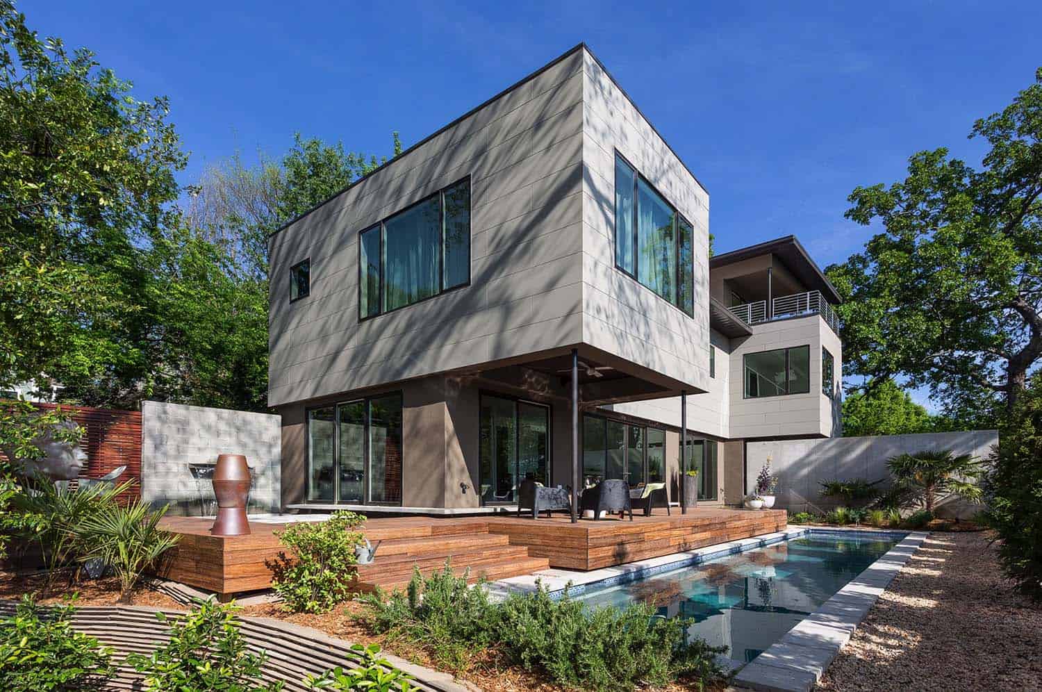LEED Silver house in Atlanta nestles into its wooded environment