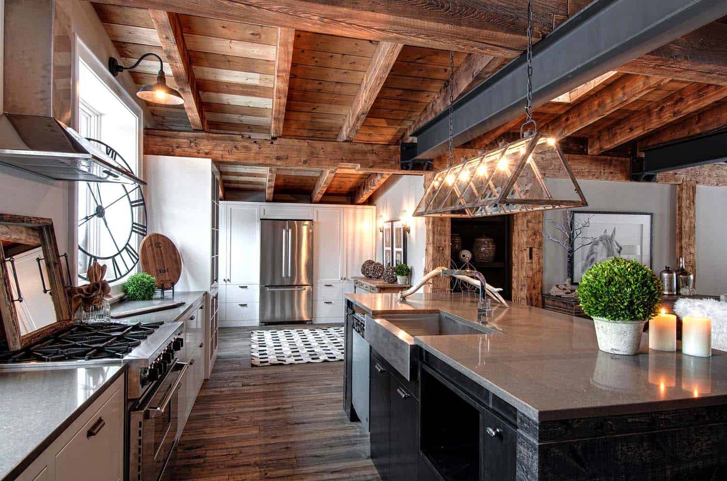 Luxury Canadian home reveals splendid rustic-modern aesthetic