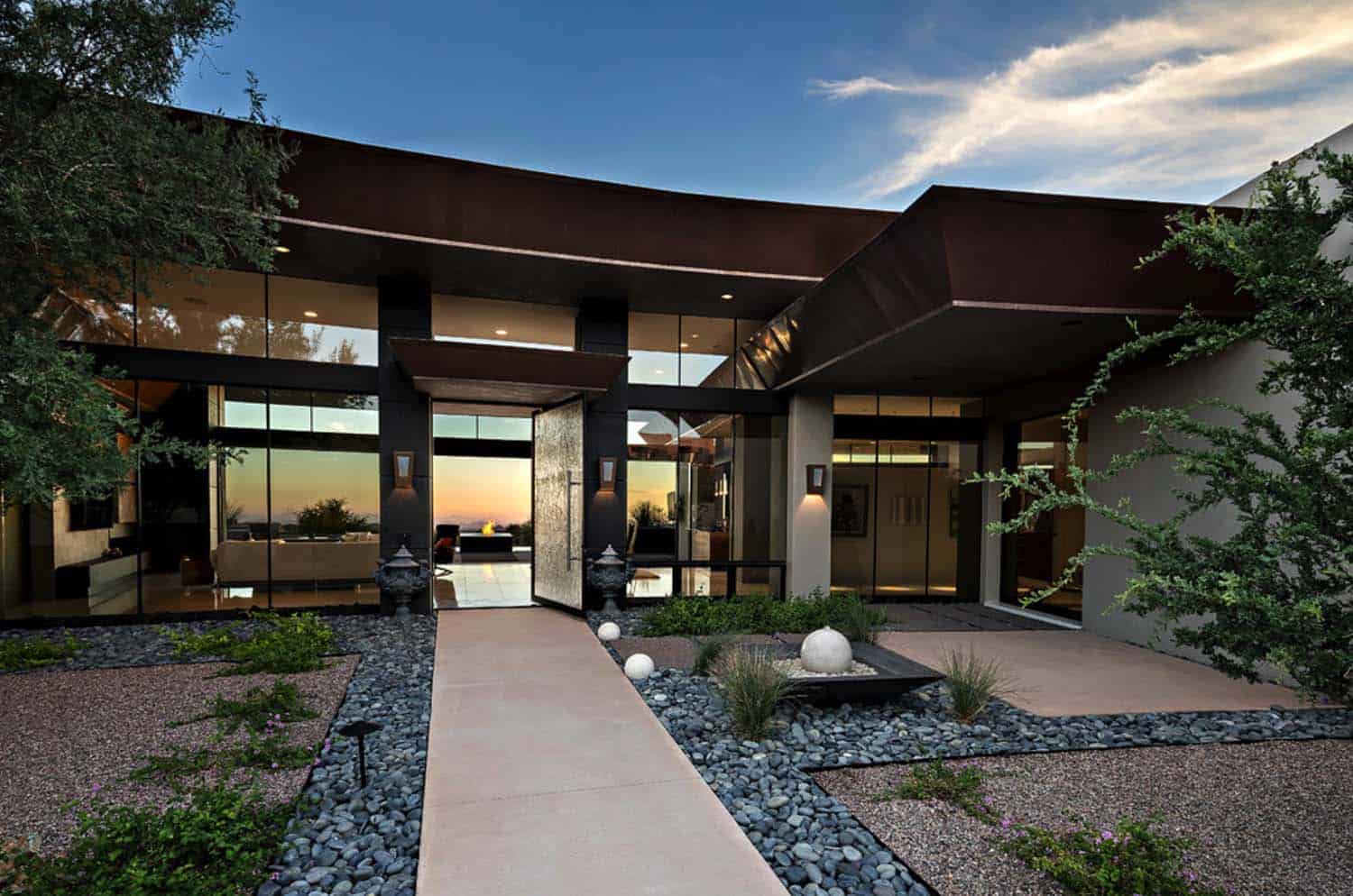 Dream home in the Arizona desert merges indoor/outdoor living