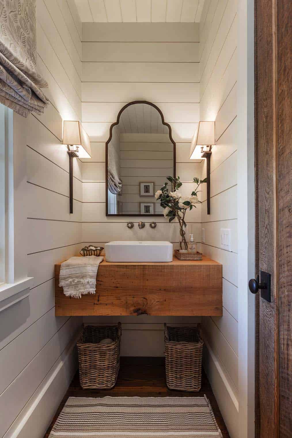 21-gorgeous-farmhouse-style-bathrooms-you-will-love