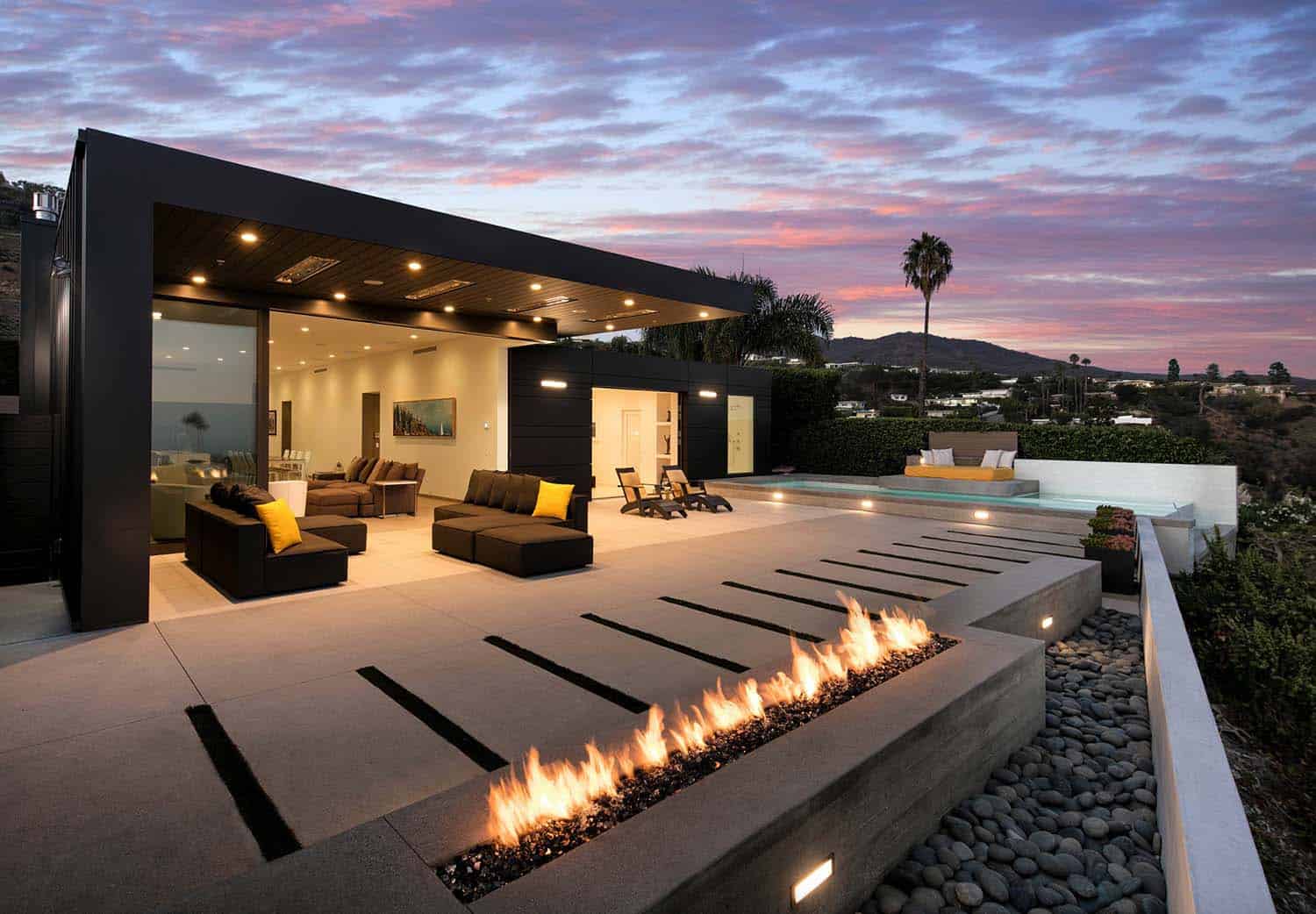 Striking contemporary home overlooking the Santa Monica Bay