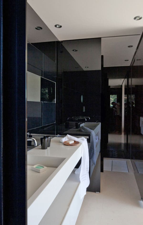 House in Bellaterra-21-1 Kindesign