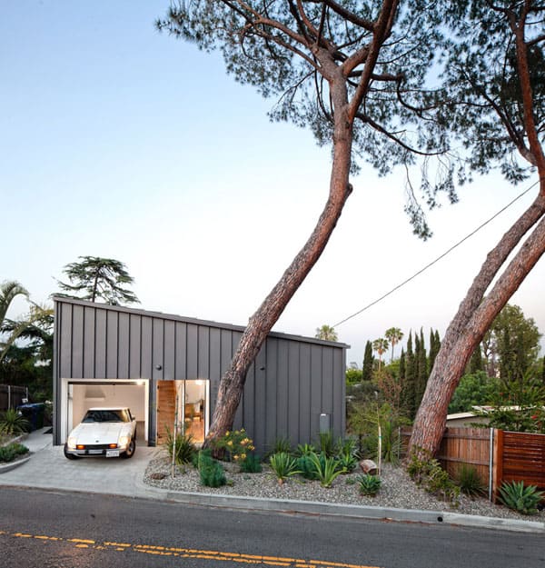 Big and Small House-Anonymous Architects-06-1 Kindesign
