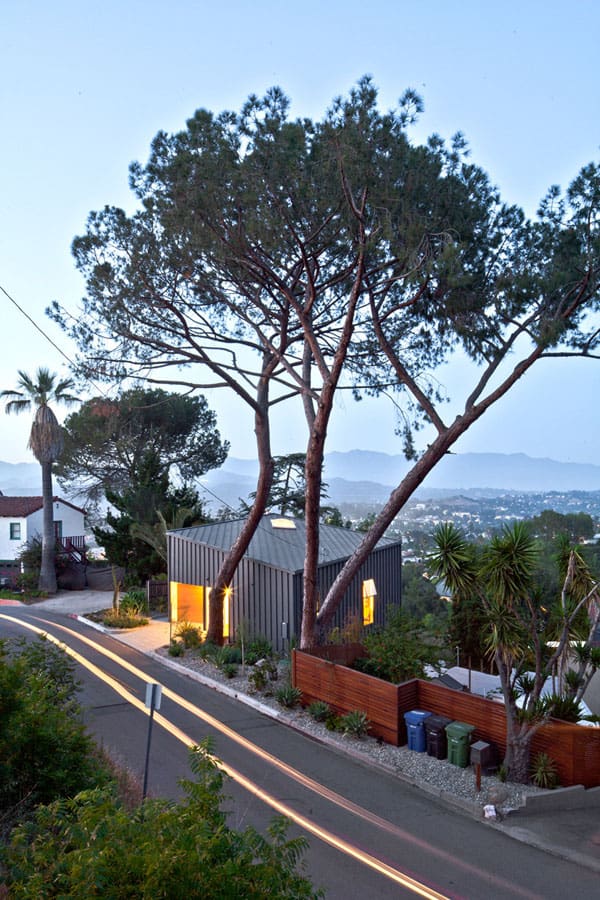 Big and Small House-Anonymous Architects-23-1 Kindesign