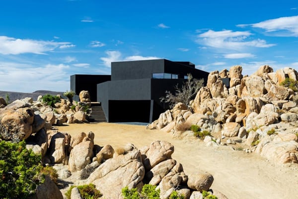 Black Desert House-Oller & Pejic Architecture-02-1 Kindesign