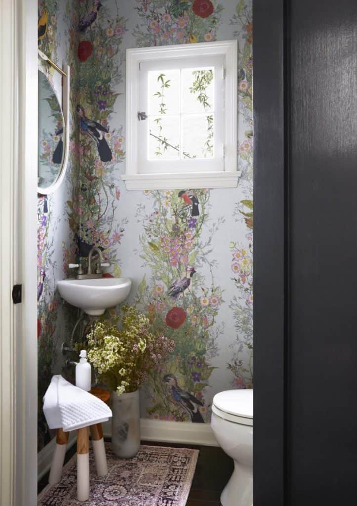 40 Stylish and functional small bathroom design ideas