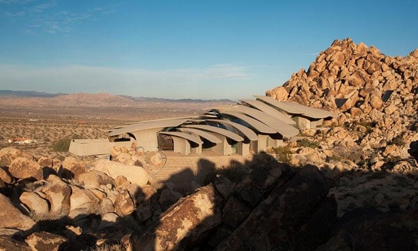 The Desert House-Kendrick Bangs Kellogg-12-1 Kindesign