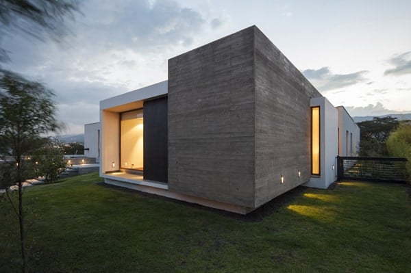 NR2 House-Roberto Burneo Arquitectos-02-1 Kindesign