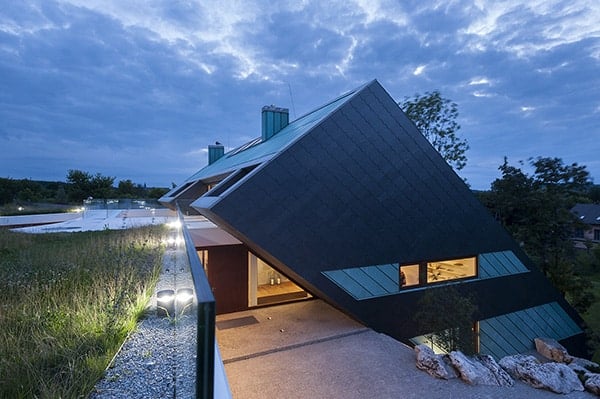 Edge House-Mobius Architecture-02-1 Kindesign