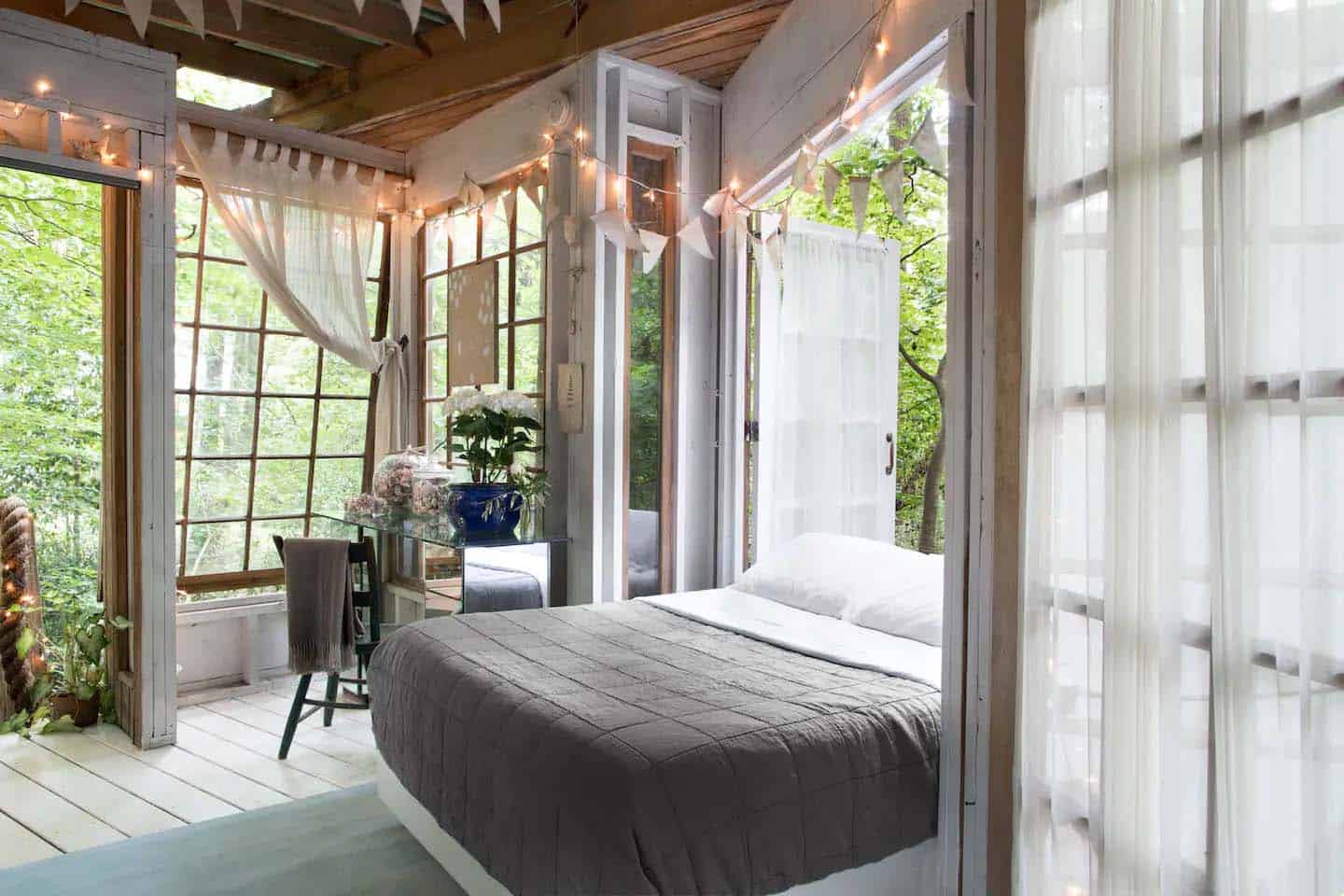 treehouse bedroom