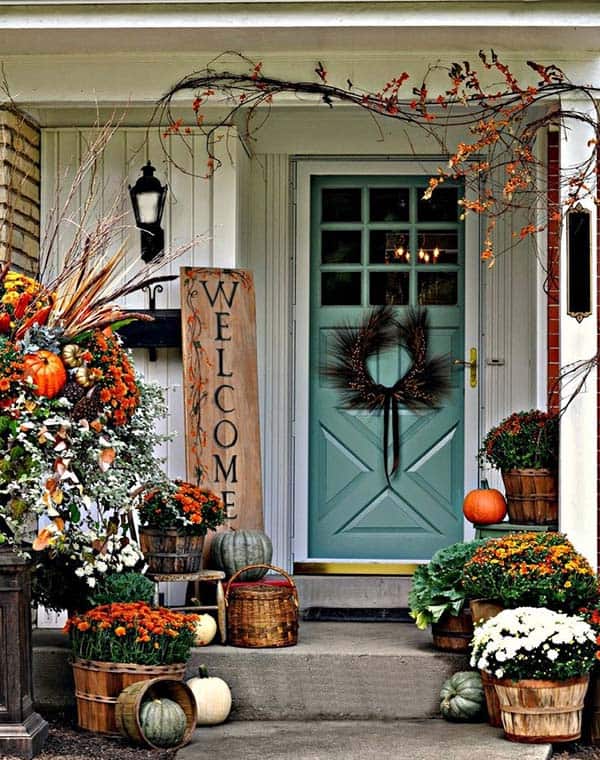 Fall-Inspired-Front-Porch-Decorating-22-1 Kindesign