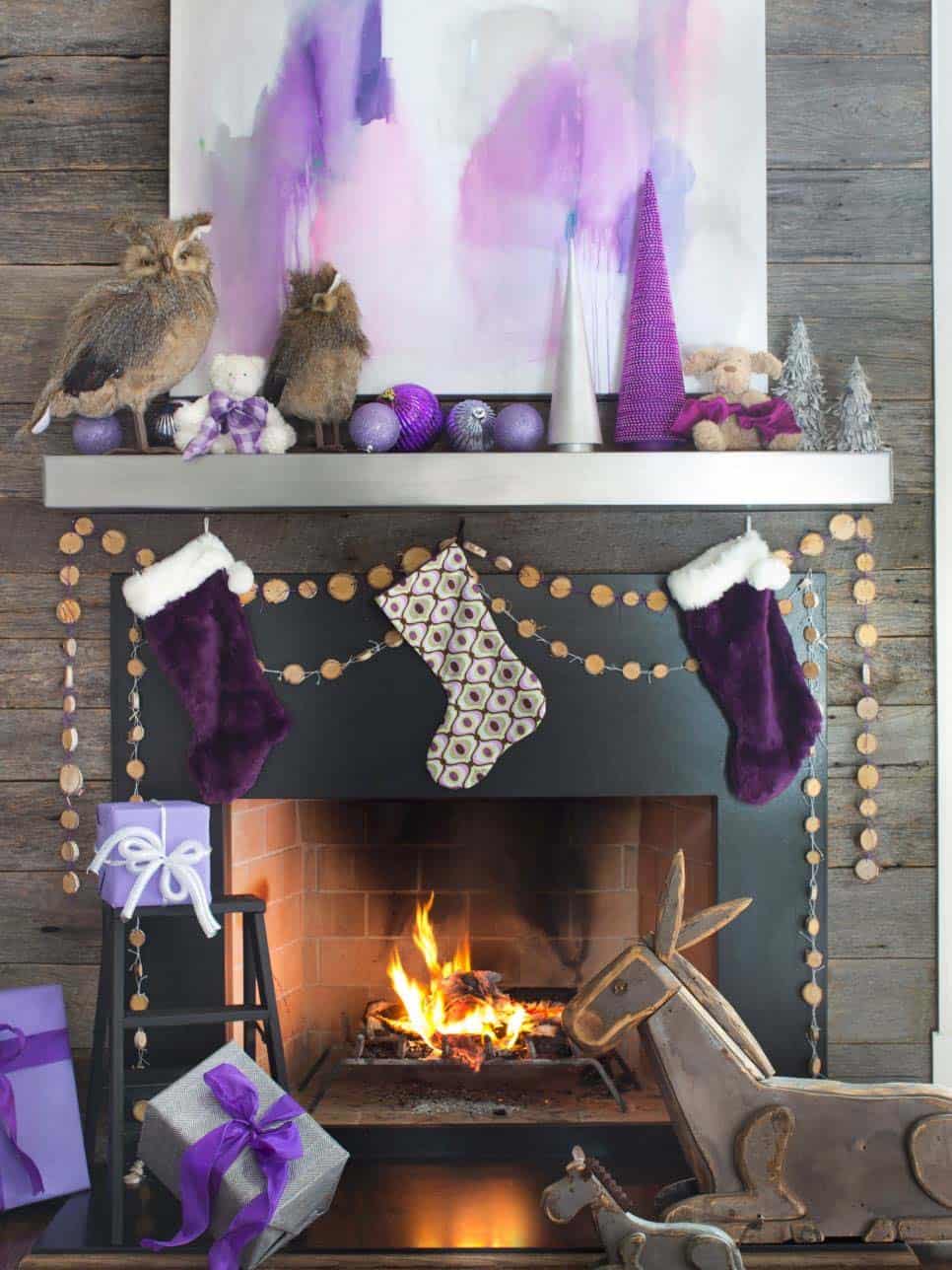 Christmas Mantel Decorating Ideas-28-1 Kindesign