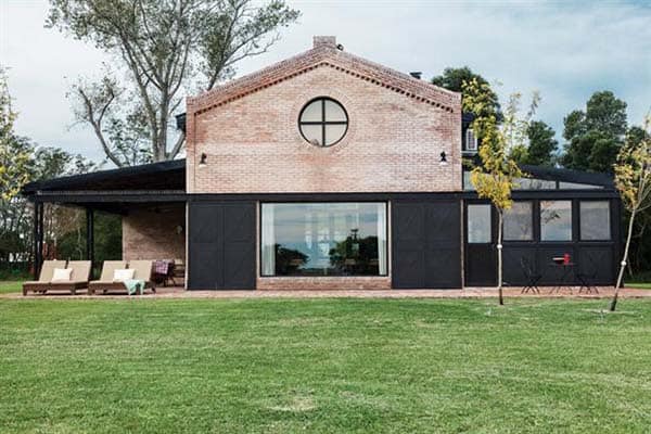 Railway Shed Conversion-Pragmata-01-1 Kindesign