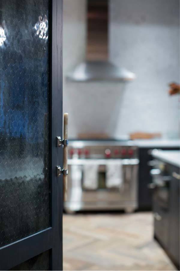 Modern Loft Interior-Jenny Wolf Interiors-05-1 Kindesign