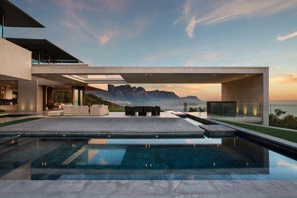 featured posts image for Sumptuous concrete dwelling in Cape Town offering sea views