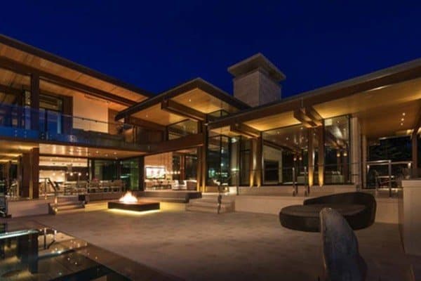 featured posts image for Phenomenal mountain home oasis with majestic views in Whistler