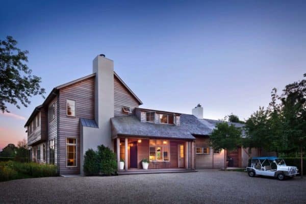 featured posts image for Breathtaking modern farmhouse design in East Hampton