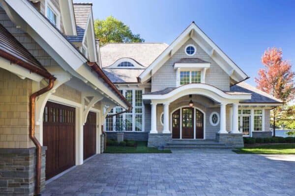 featured posts image for Breathtaking shingle-style residence on Lake Minnetonka