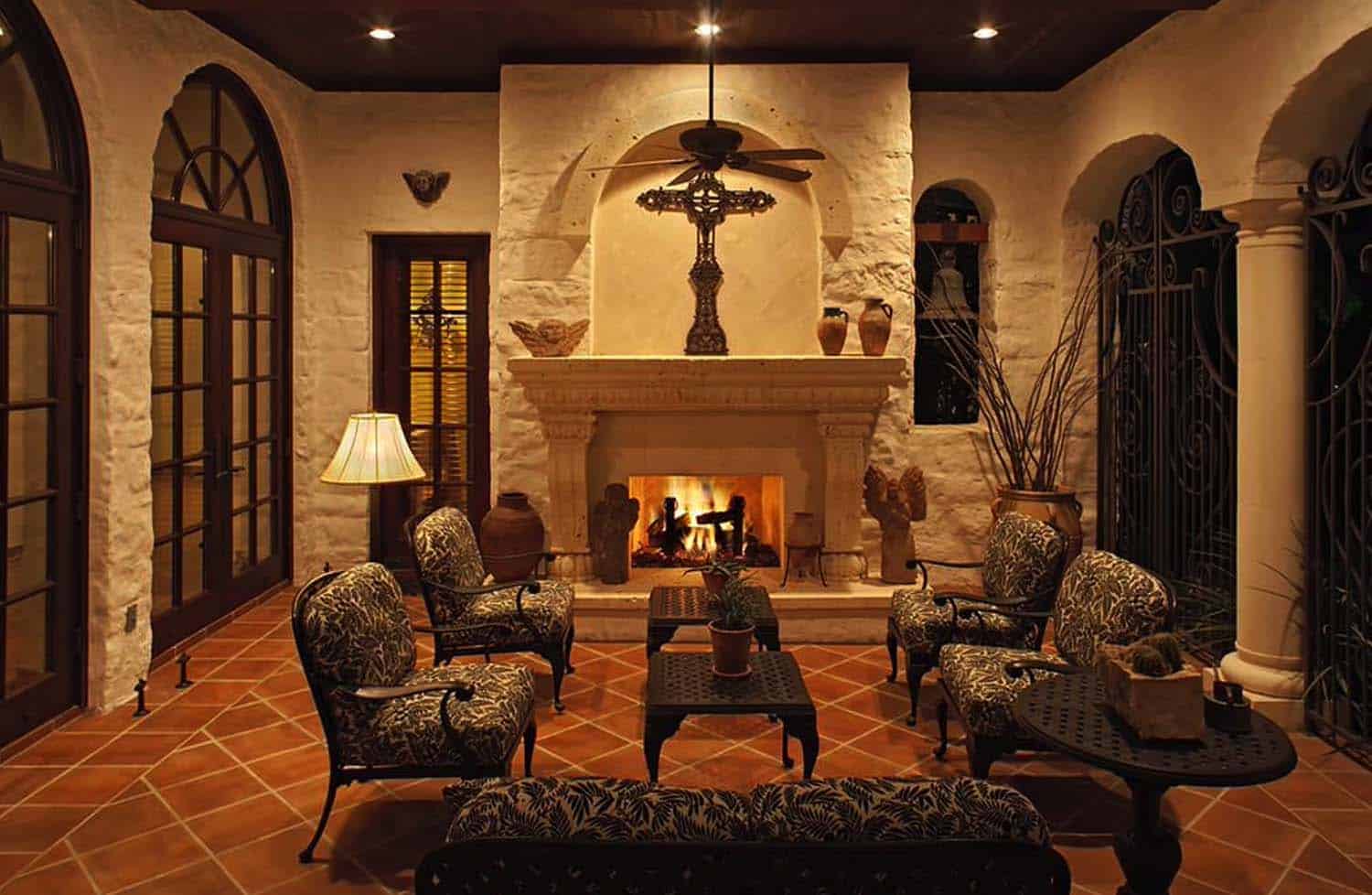 Mediterranean Style Lake House-Cornerstone Architects-07-1 Kindesign