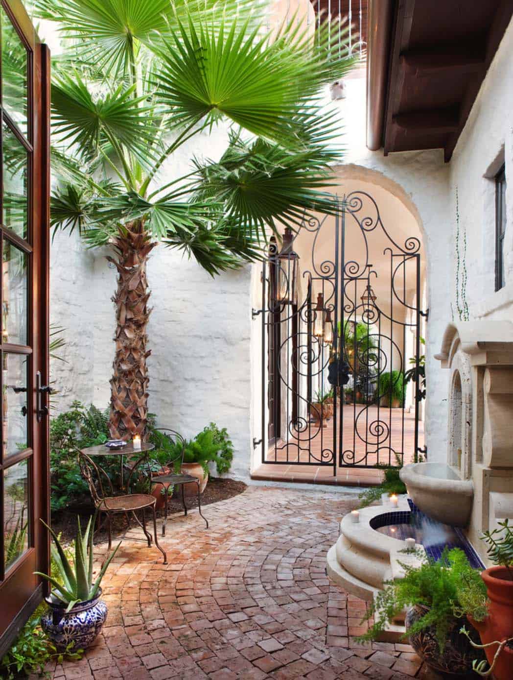 Mediterranean Style Lake House-Cornerstone Architects-11-1 Kindesign
