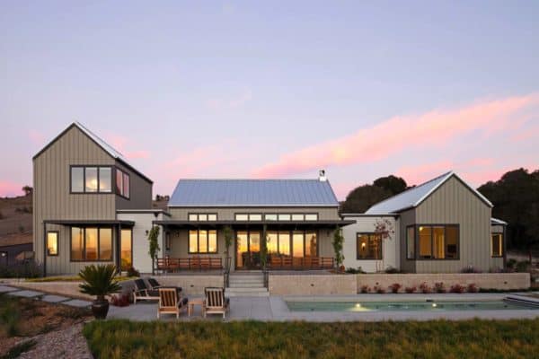 featured posts image for Sustainably designed modern farmhouse near the California coast