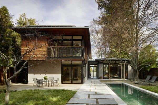 featured posts image for California LEED-Platinum home centered on three living pavilions