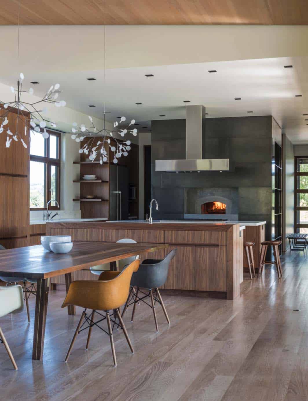 mountain-contemporary-home-carney-logan-burke-10-1-kindesign