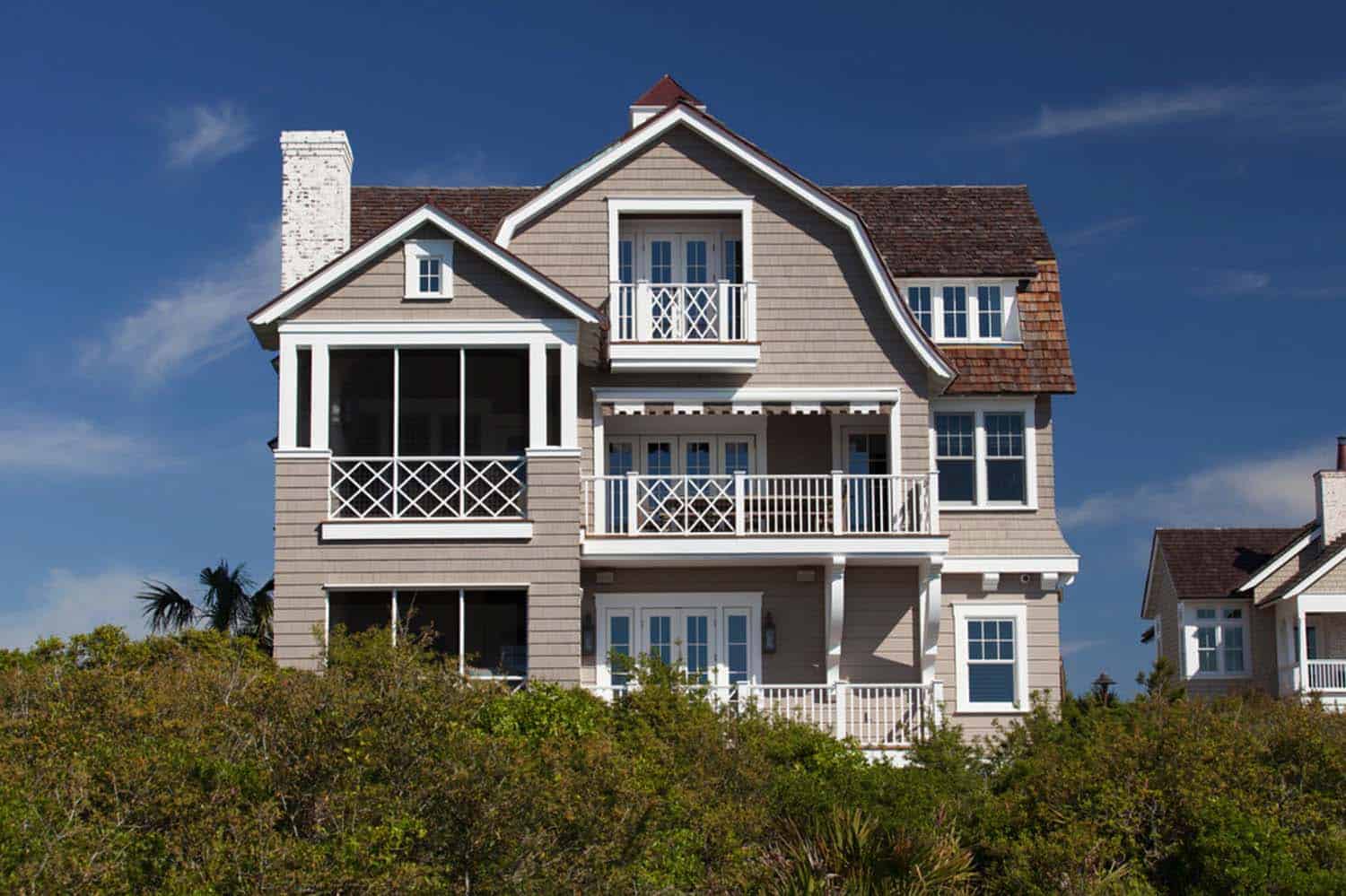 shingle-style-beach-house-ts-adams-studio-38-1-kindesgin