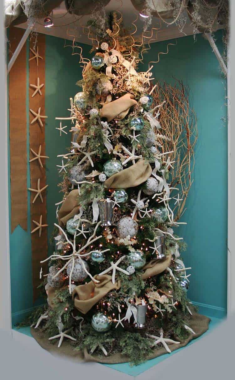 coastal-christmas-tree-decorating-ideas-04-1-kindesign