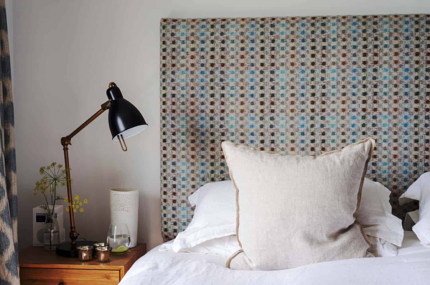 seaside-bungalow-renovation-woodford-architecture-10-1-kindesign