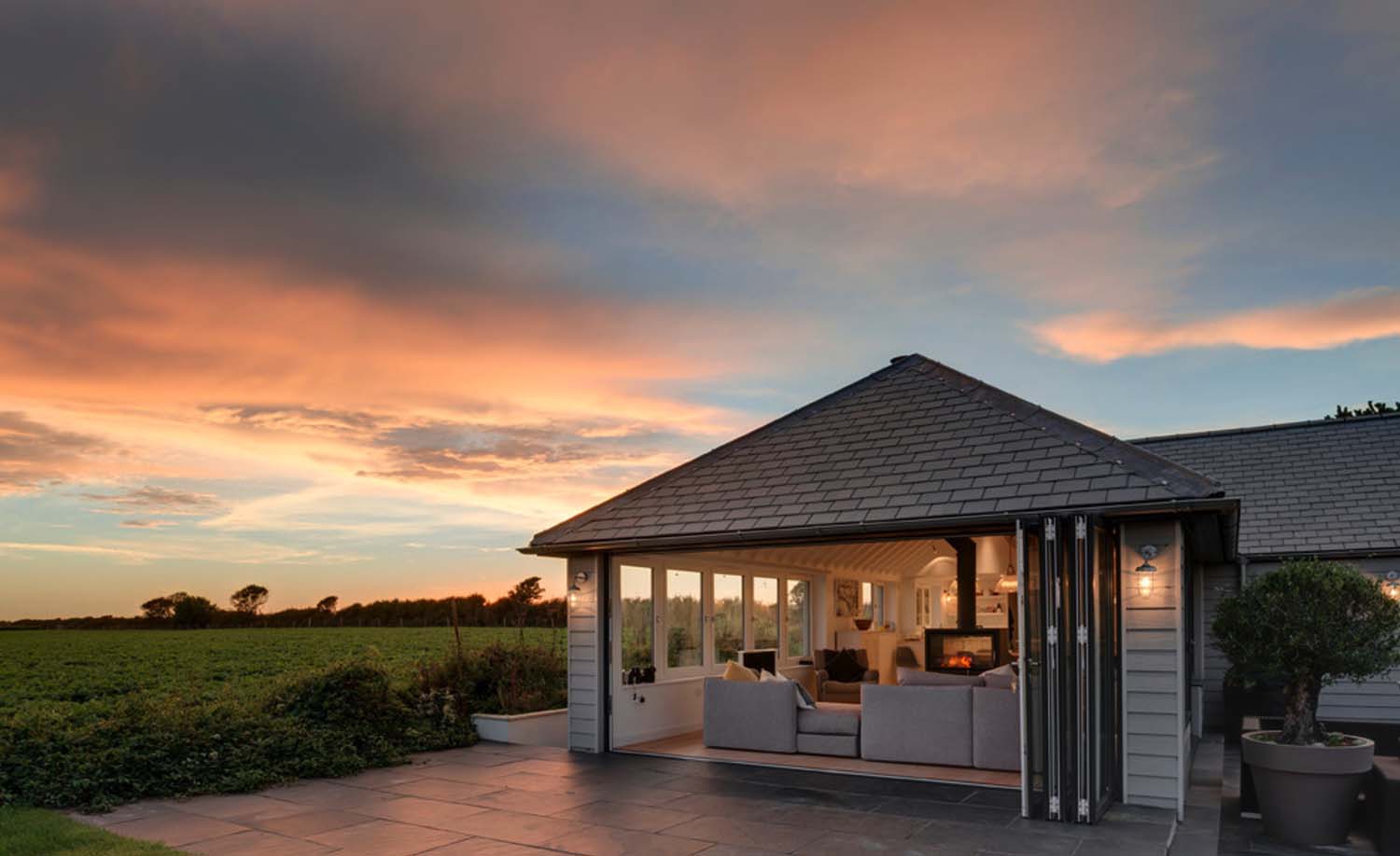 seaside-bungalow-renovation-woodford-architecture-20-1-kindesign