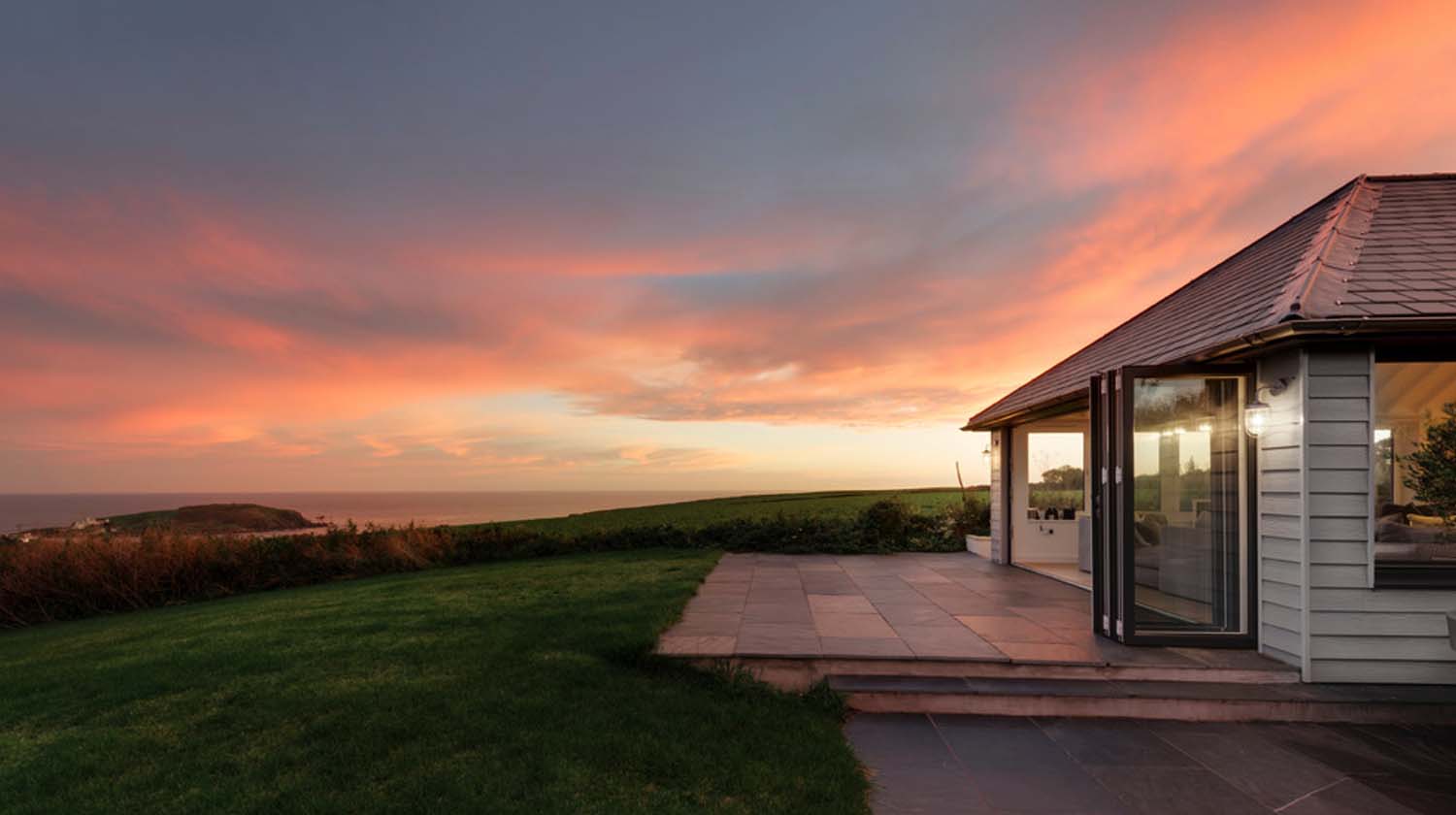 seaside-bungalow-renovation-woodford-architecture-21-1-kindesign