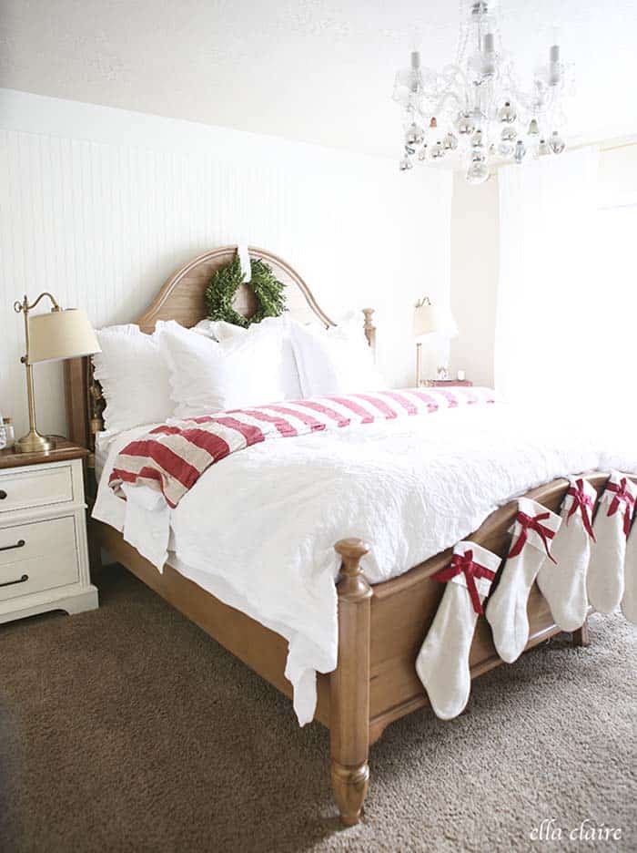 cozy-christmas-decorated-homes-47-1-kindesign