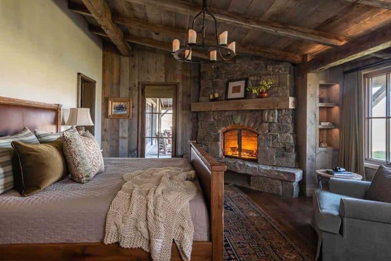 35+ Gorgeous log cabin style bedrooms to make you drool