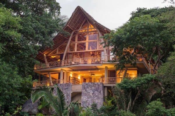 featured posts image for Tropical treehouse oasis overlooking the Mexican jungle