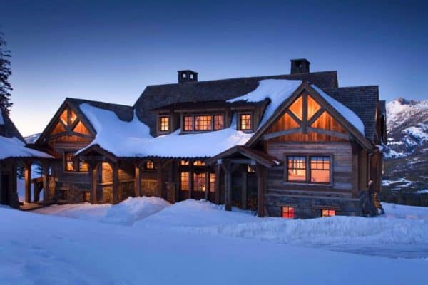 featured posts image for Rustic mountain retreat in Big Sky resembles an old lodge