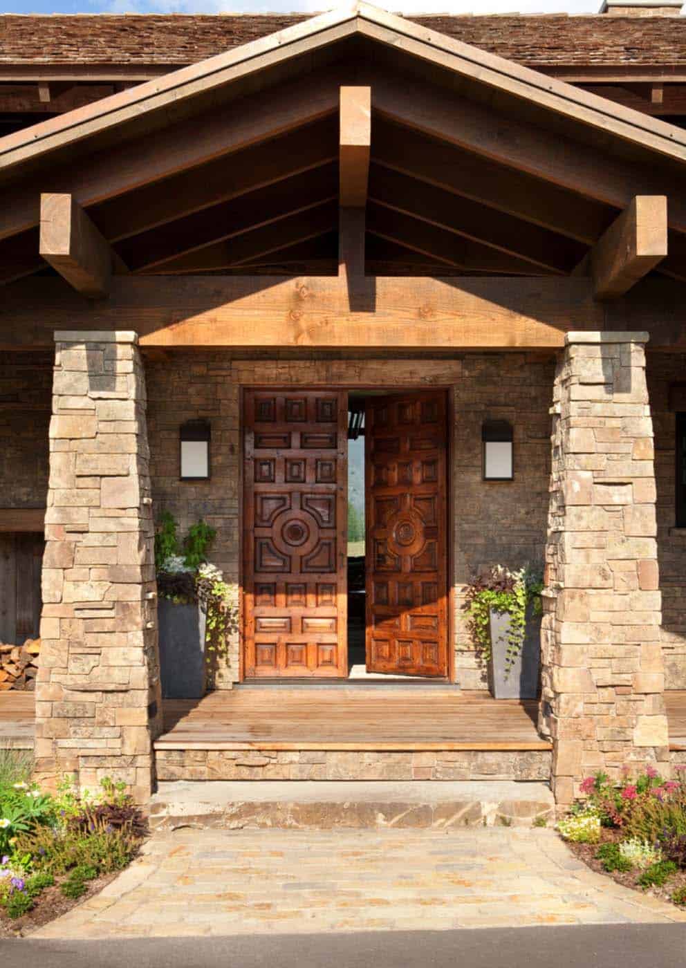 Bullrush Wyoming Farmhouse-CTA Architects-03-1 Kindesign