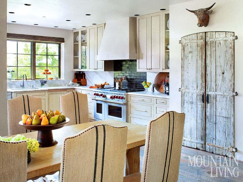 Bullrush Wyoming Farmhouse-CTA Architects-11-1 Kindesign