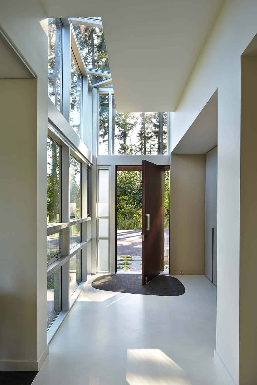 Contemporary Hillside Residence-Castanes Architects-04-1 Kindesign