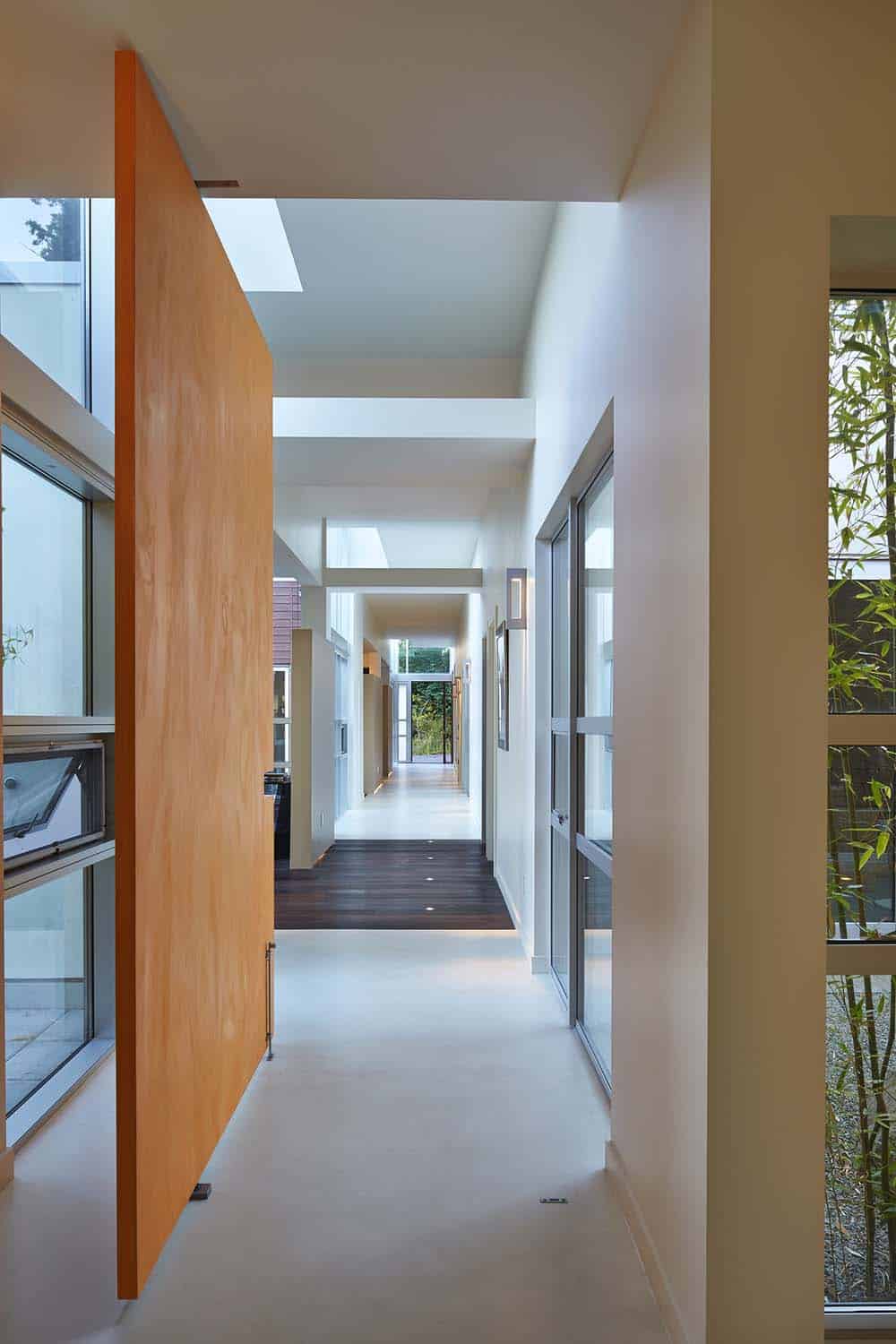 Contemporary Hillside Residence-Castanes Architects-05-1 Kindesign