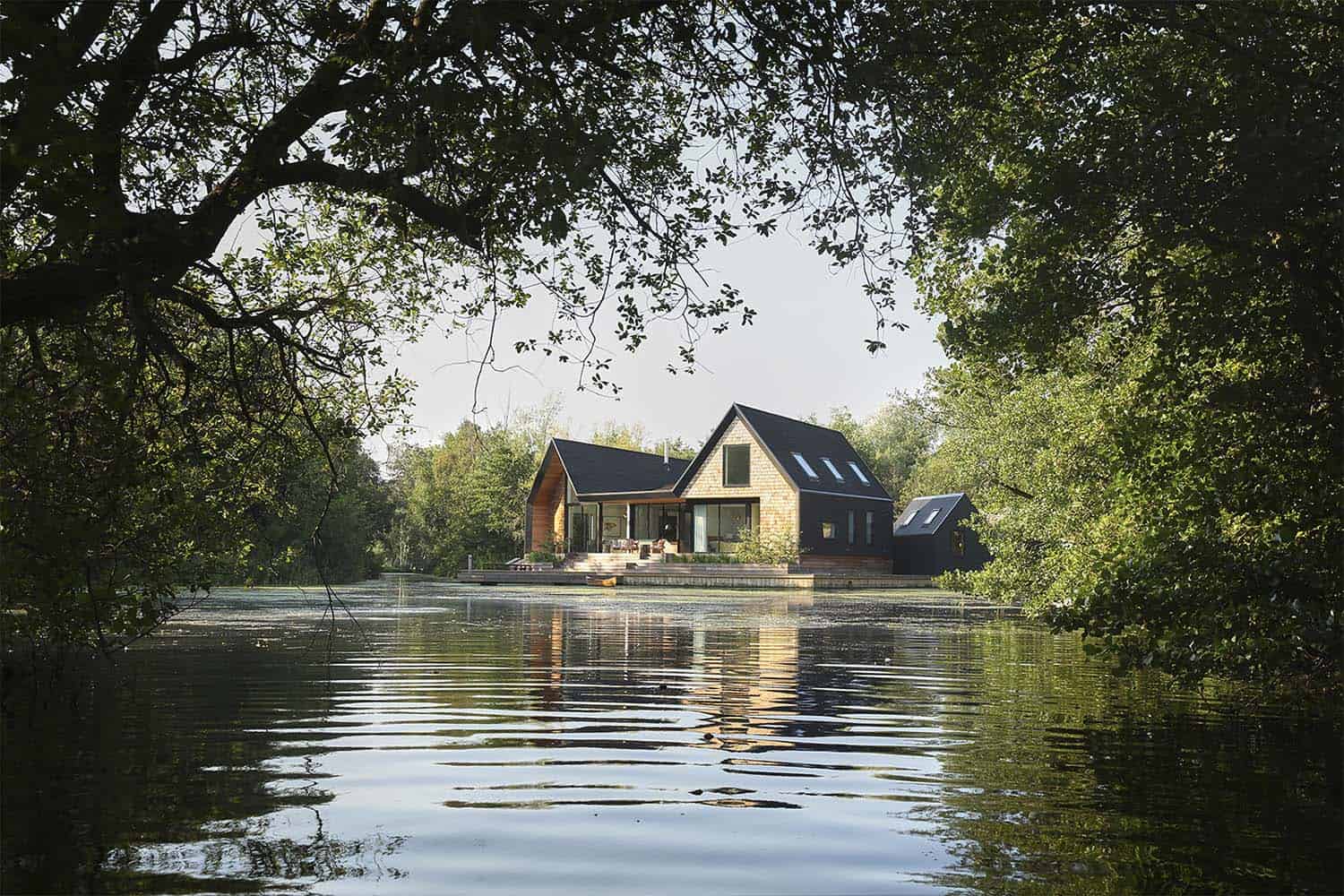 Contemporary Waterfront Home-Platform 5 Architects-02-1 Kindesign
