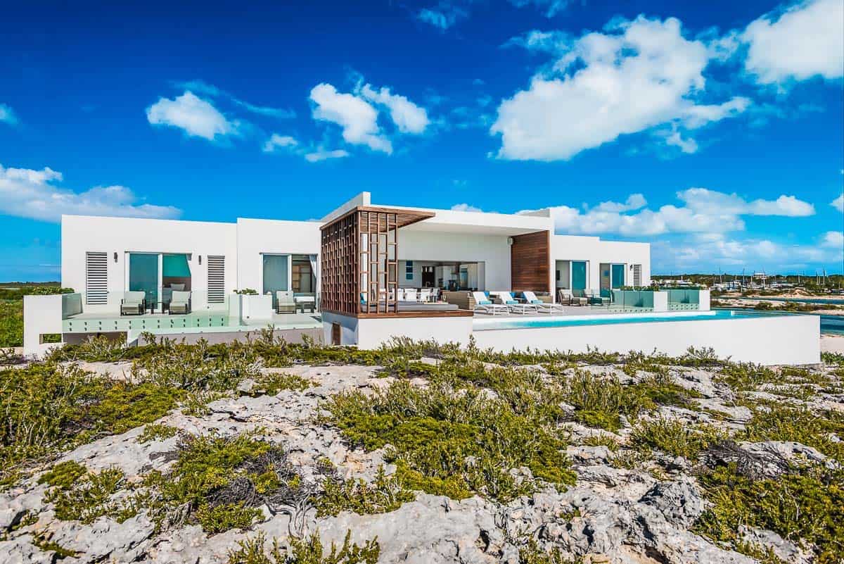 Luxury Vacation Rental Villa-Turks-Caicos-03-1 Kindesign