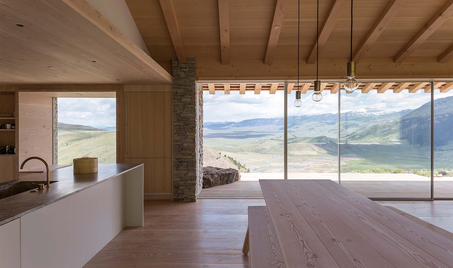 Modern Mountain Home-McLean Quinlan-01-1 Kindesign