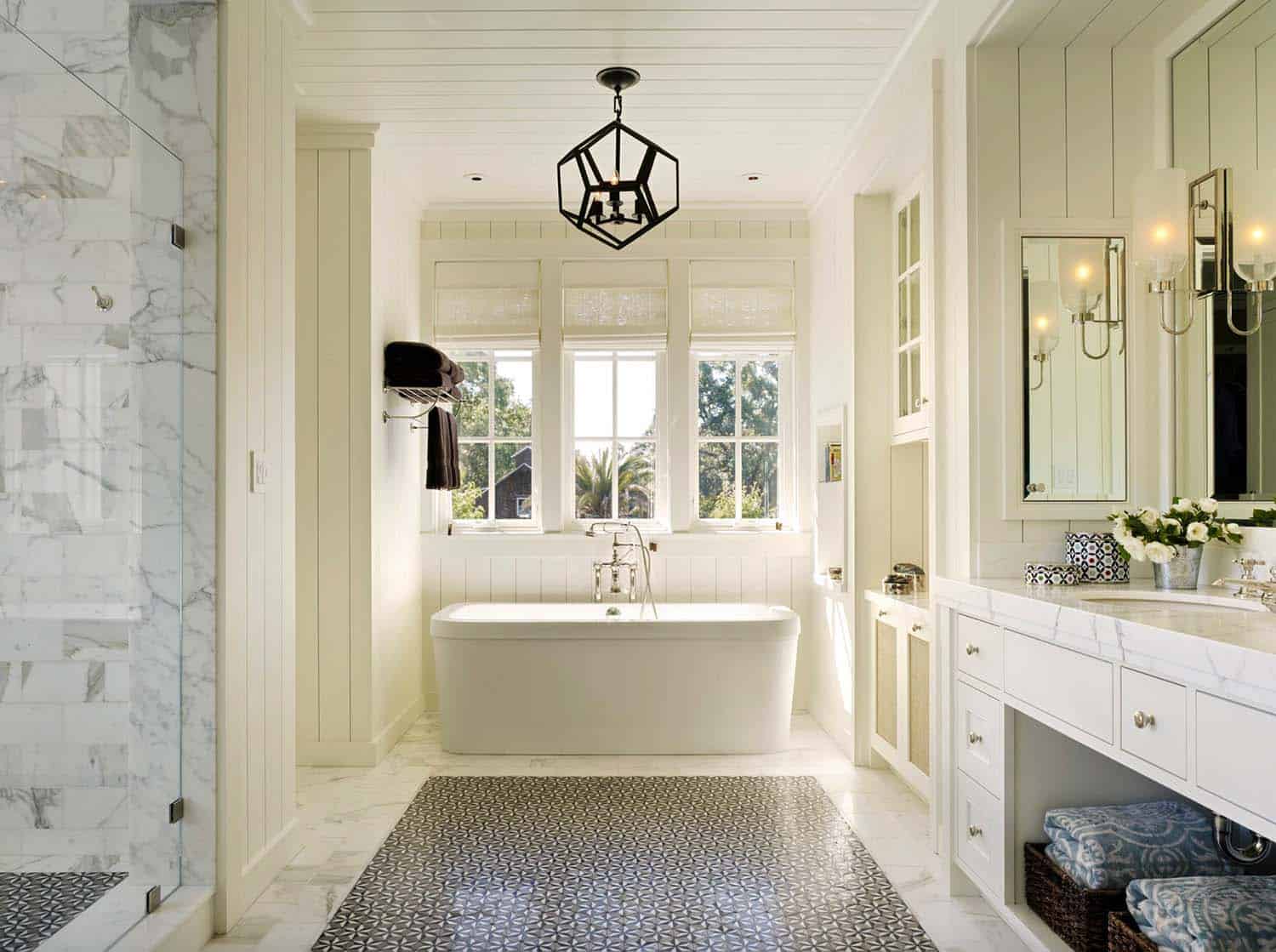 Gorgeous Farmhouse Style Bathrooms-03-1 Kindesign