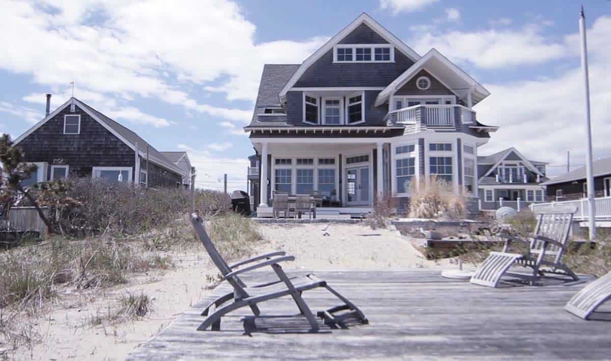 A Dreamy New England Beach House With Seaside Views One Kindesign