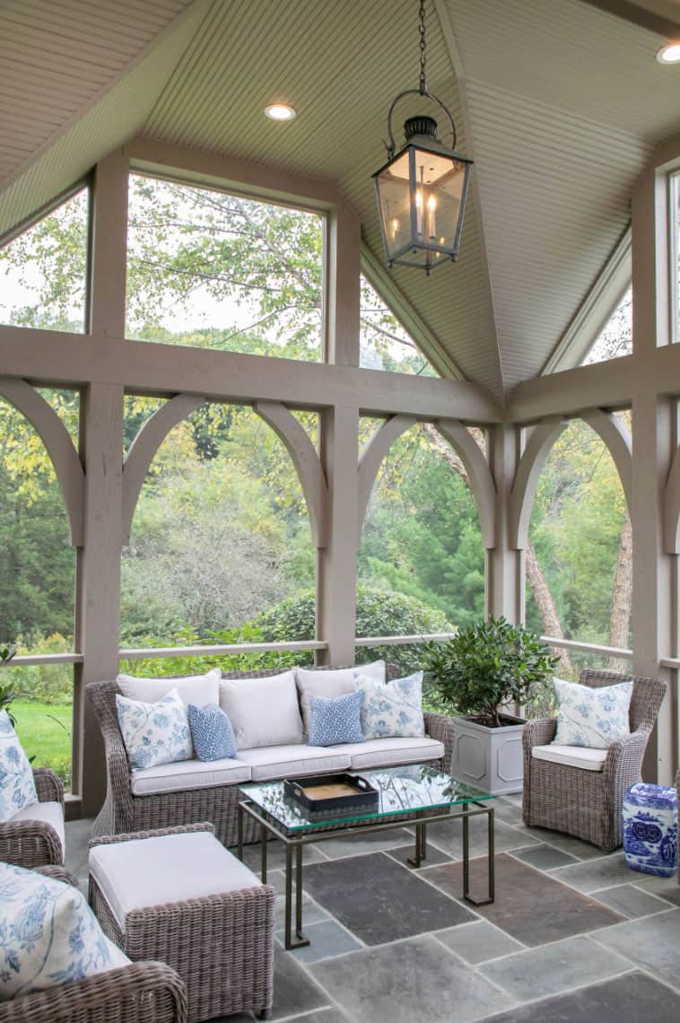 screened-in-back-porch 