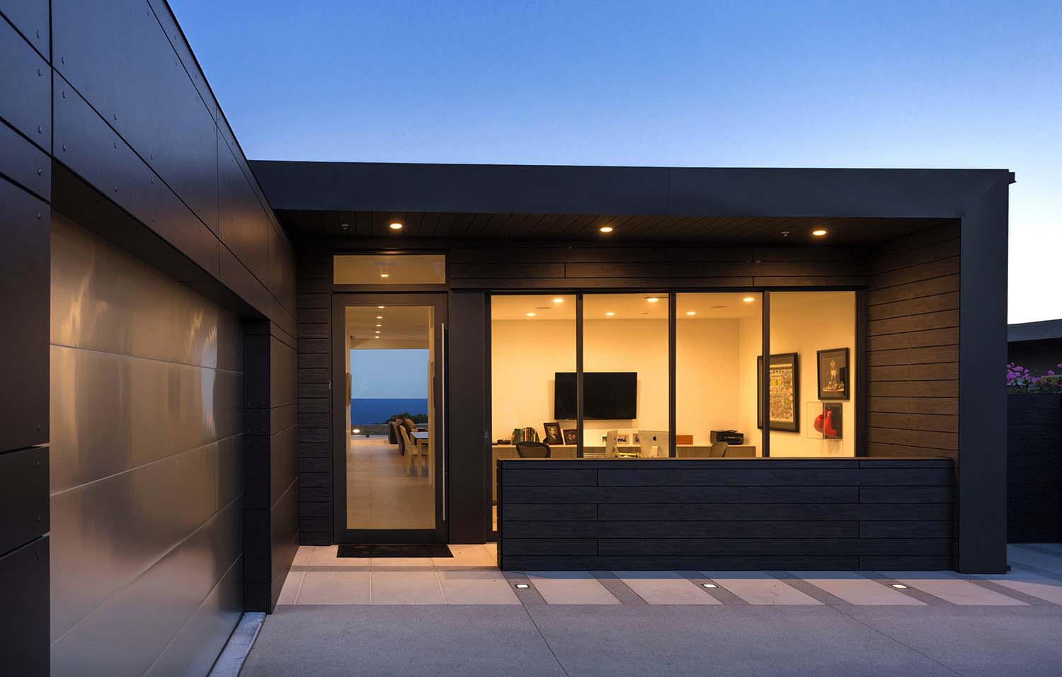 Striking Contemporary Home-Abramson Teiger Architects-02-1 Kindesign